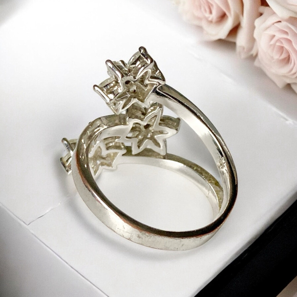 Vintage Nevada Sterling Plated Clear Crystal Rhinestone Flower Ring, Adjustable - Picture 4 of 5